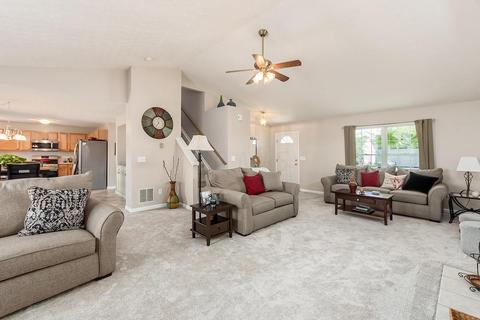 245 Iris Trail Dr, Galloway, OH 43119 photo 4