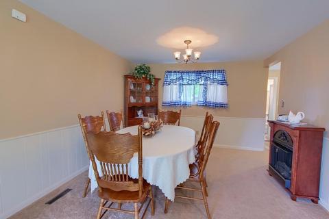 1905 Chippewa Dr, Circleville, OH 43113 photo 7