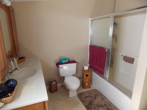 24 Broad St, Glouster, OH 45732 photo 22