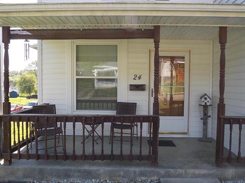 24 Broad St, Glouster, OH 45732 photo 2