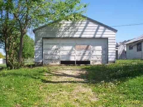 131 Griner Ave, Circleville, OH 43113 photo 2