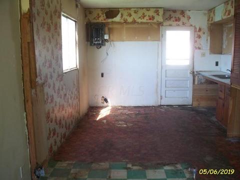 131 Griner Ave, Circleville, OH 43113 photo 4