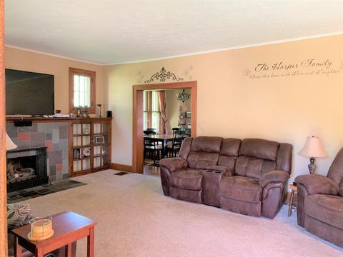 658 E Hunter St, Logan, OH 43138 photo 9