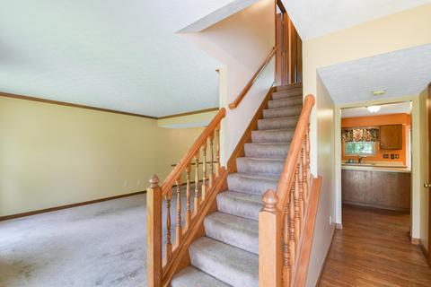 8817 Crampton Dr, Powell, OH 43065 photo 2