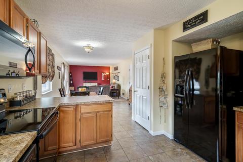 818 Buehler Dr, Delaware, OH 43015 photo 13