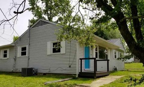 910 Walhonding Ave, Logan, OH 43138 photo 6