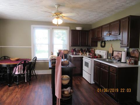624 E Mound St, Circleville, OH 43113 photo 7
