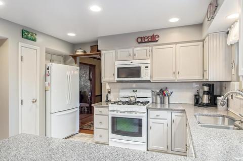 3712 Carnforth Dr, Columbus, OH 43221 photo 12