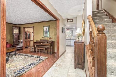 3712 Carnforth Dr, Columbus, OH 43221 photo 4