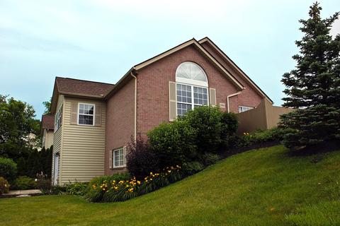 1984 Farmbrook Cir N, Grove City, OH 43123 photo 1