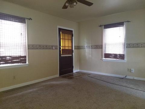228 N Douglas Ave, Springfield, OH 45503 photo 3