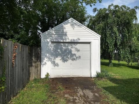 228 N Douglas Ave, Springfield, OH 45503 photo 10
