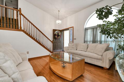 2876 Barrows Rd, Columbus, OH 43232 photo 5
