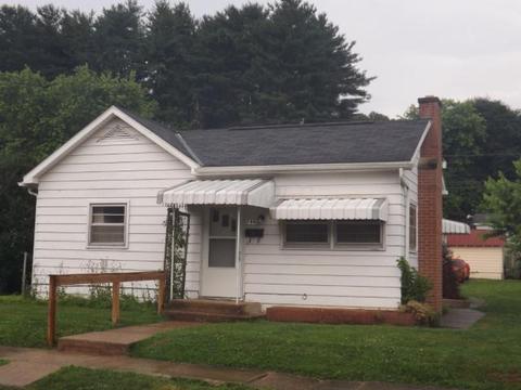 744 3rd St, Logan, OH 43138 photo 1