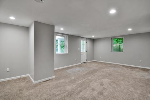 130 E New England Ave, Worthington, OH 43085 photo 19