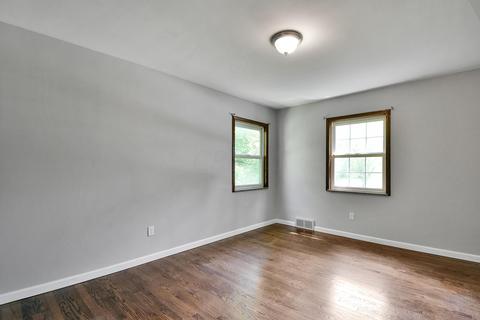 130 E New England Ave, Worthington, OH 43085 photo 14