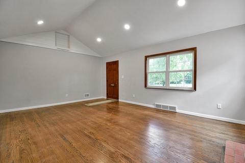 130 E New England Ave, Worthington, OH 43085 photo 7