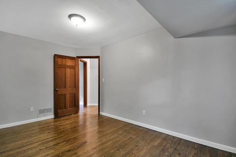 130 E New England Ave, Worthington, OH 43085 photo 17