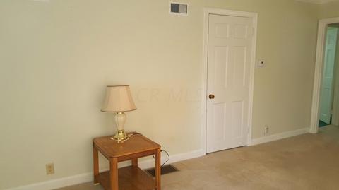 136 Park St, Circleville, OH 43113 photo 5