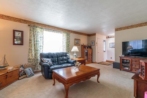 130 Rustic Dr, Circleville, OH 43113 photo 6