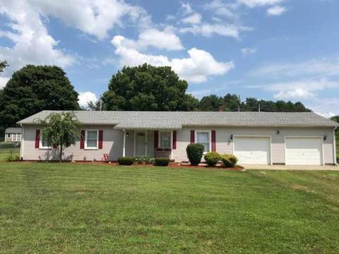 19860 Woodsview Dr, Circleville, OH 43113 photo 1
