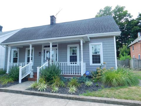 313 E Mound St, Circleville, OH 43113 photo 1