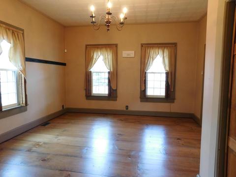 313 E Mound St, Circleville, OH 43113 photo 5