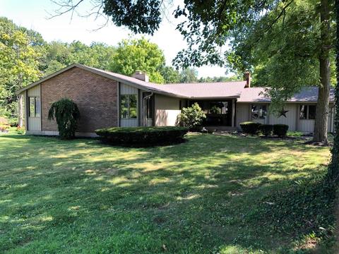 1805 Pine Rd, Heath, OH 43056 photo 2