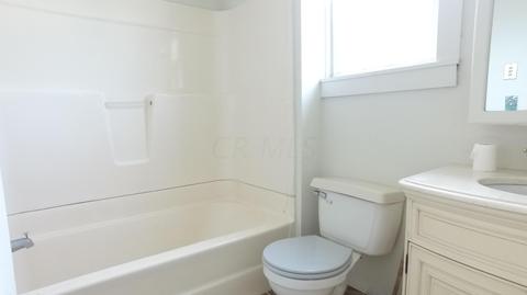145 E Walnut St, Lancaster, OH 43130 photo 3