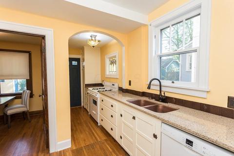 74 E Kelso Rd, Columbus, OH 43202 photo 17