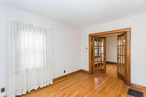 74 E Kelso Rd, Columbus, OH 43202 photo 11