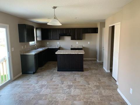 642 Green Forest Pl, Lithopolis, OH 43136 photo 2