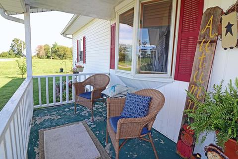23110 Alkire Rd, Circleville, OH 43113 photo 2