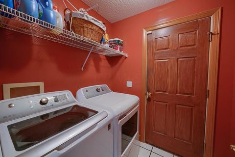 1081 Ridge Dr, Circleville, OH 43113 photo 18