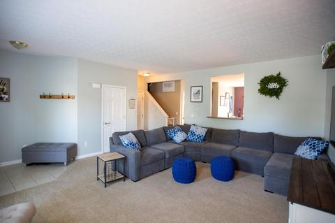 809 Cedar Run Dr, Blacklick, OH 43004 photo 4