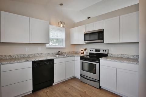 2086 Camelback Dr, Columbus, OH 43228 photo 9
