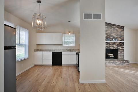 2086 Camelback Dr, Columbus, OH 43228 photo 7