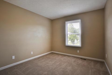 2086 Camelback Dr, Columbus, OH 43228 photo 19