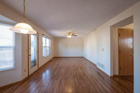 1498 Hackworth St, Columbus, OH 43207 photo 9