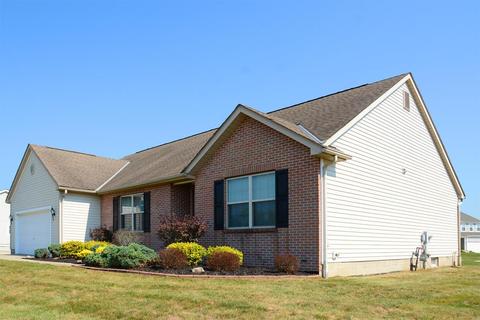 111 Castleton Ct, Pataskala, OH 43062 photo 2