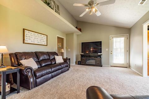 1800 Willow Lakes Dr, Springfield, OH 45502 photo 13