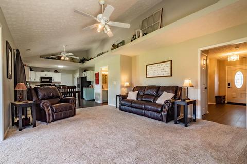 1800 Willow Lakes Dr, Springfield, OH 45502 photo 14