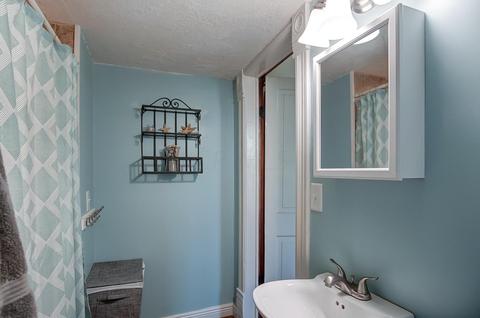 512 E High St, Ashley, OH 43003 photo 16