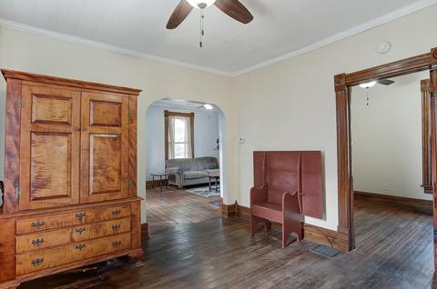 512 E High St, Ashley, OH 43003 photo 8