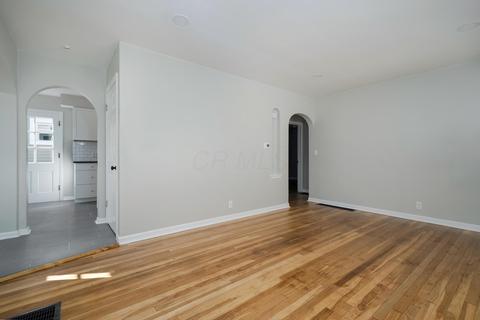752 E Deshler Ave, Columbus, OH 43206 photo 9