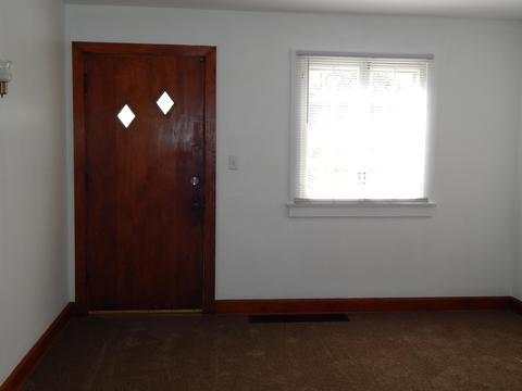 2670 Eakin Rd, Columbus, OH 43204 photo 5