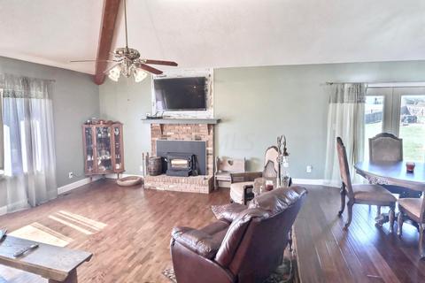 321 Mae St, Logan, OH 43138 photo 9