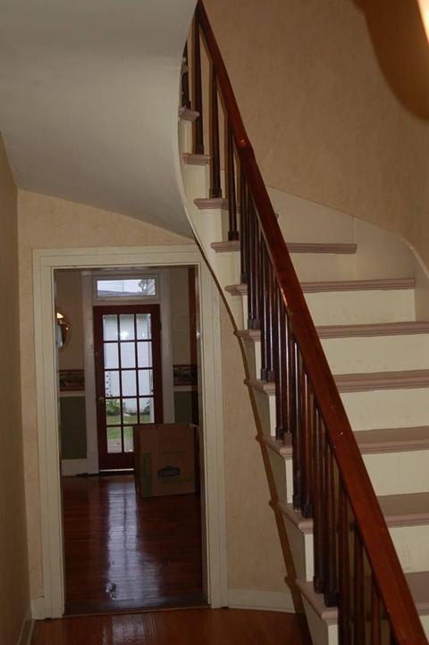 404 S Pickaway St, Circleville, OH 43113 photo 2