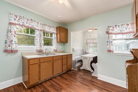 2758 E High St, Springfield, OH 45505 photo 9