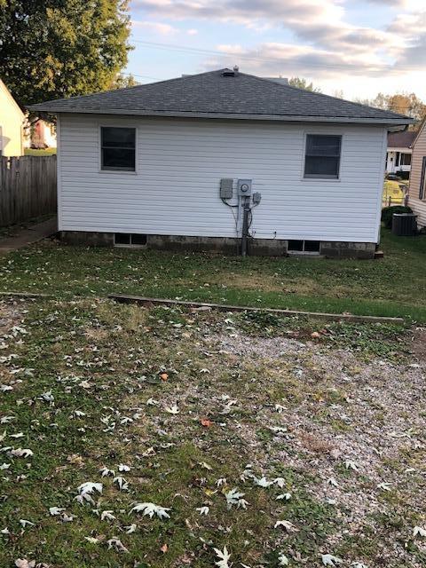 1221 E Locust St, Lancaster, OH 43130 photo 2